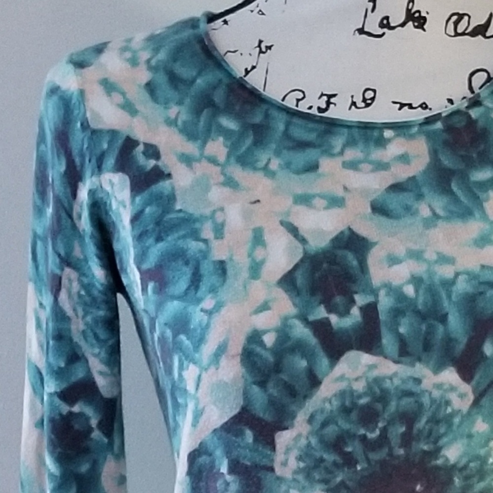 Simply Vera Vera Wang Floral on beige/white Top